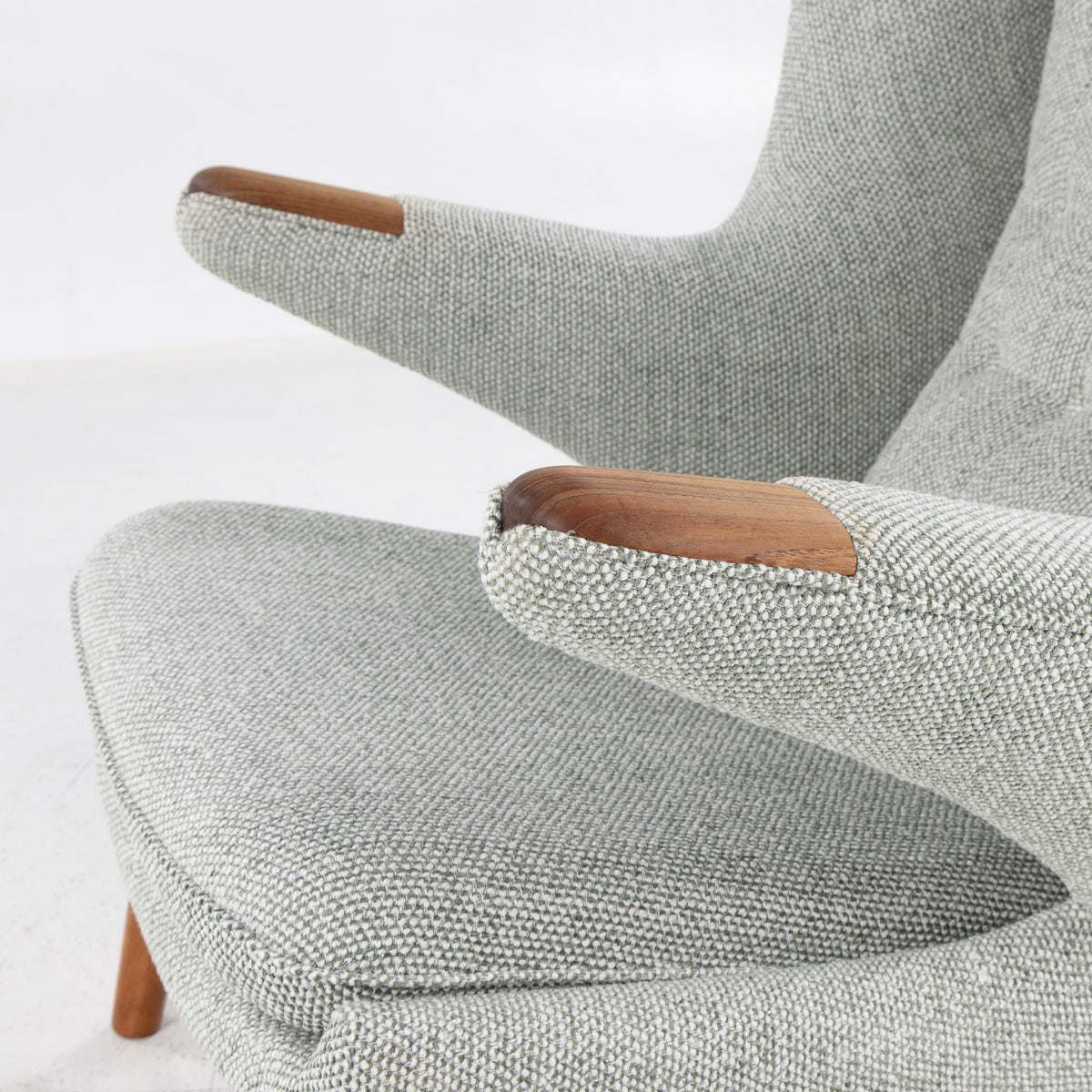 AP 19 - Papa Bear Chair in new textile