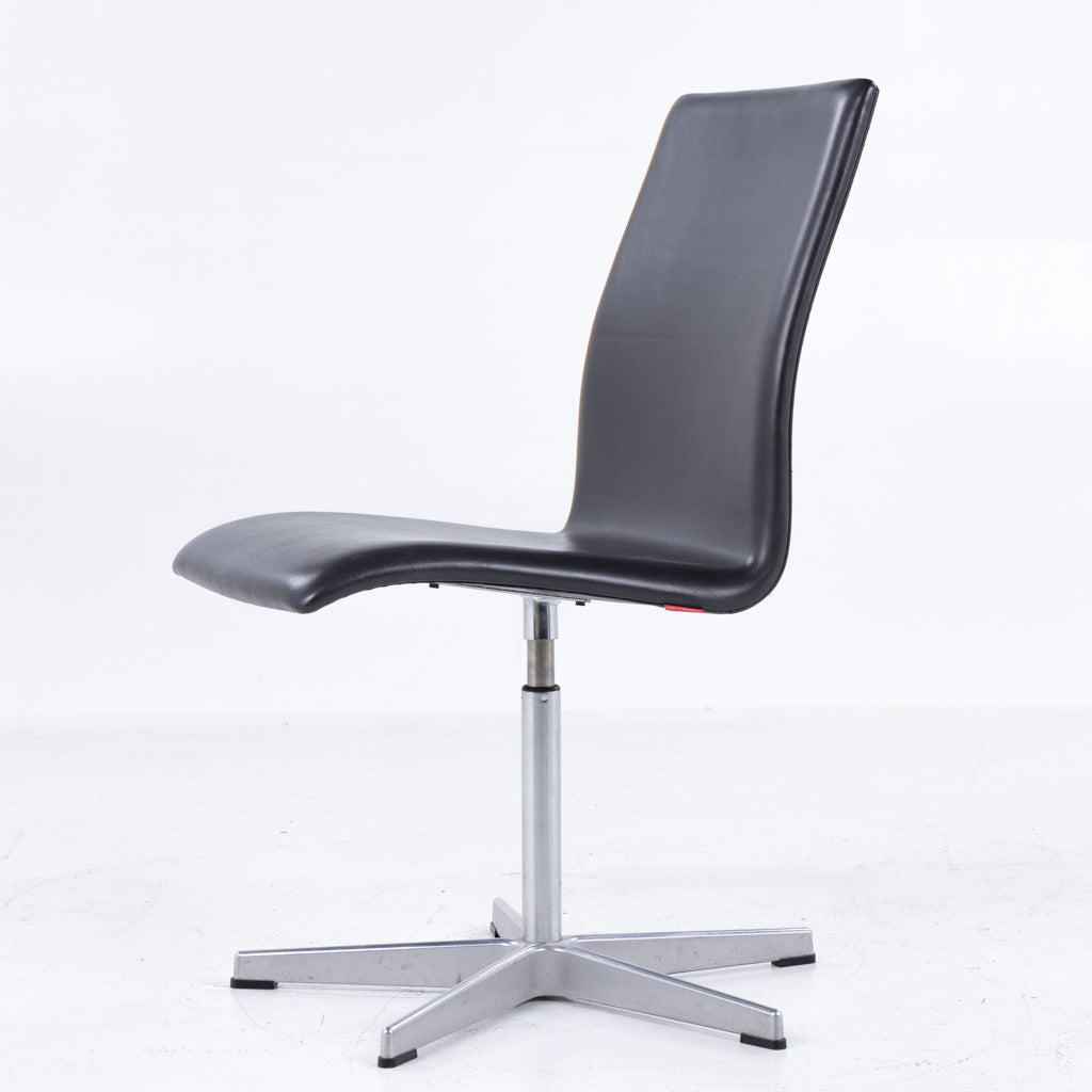 AJ 3171 - 'Oxford' office chair in dark brown leather