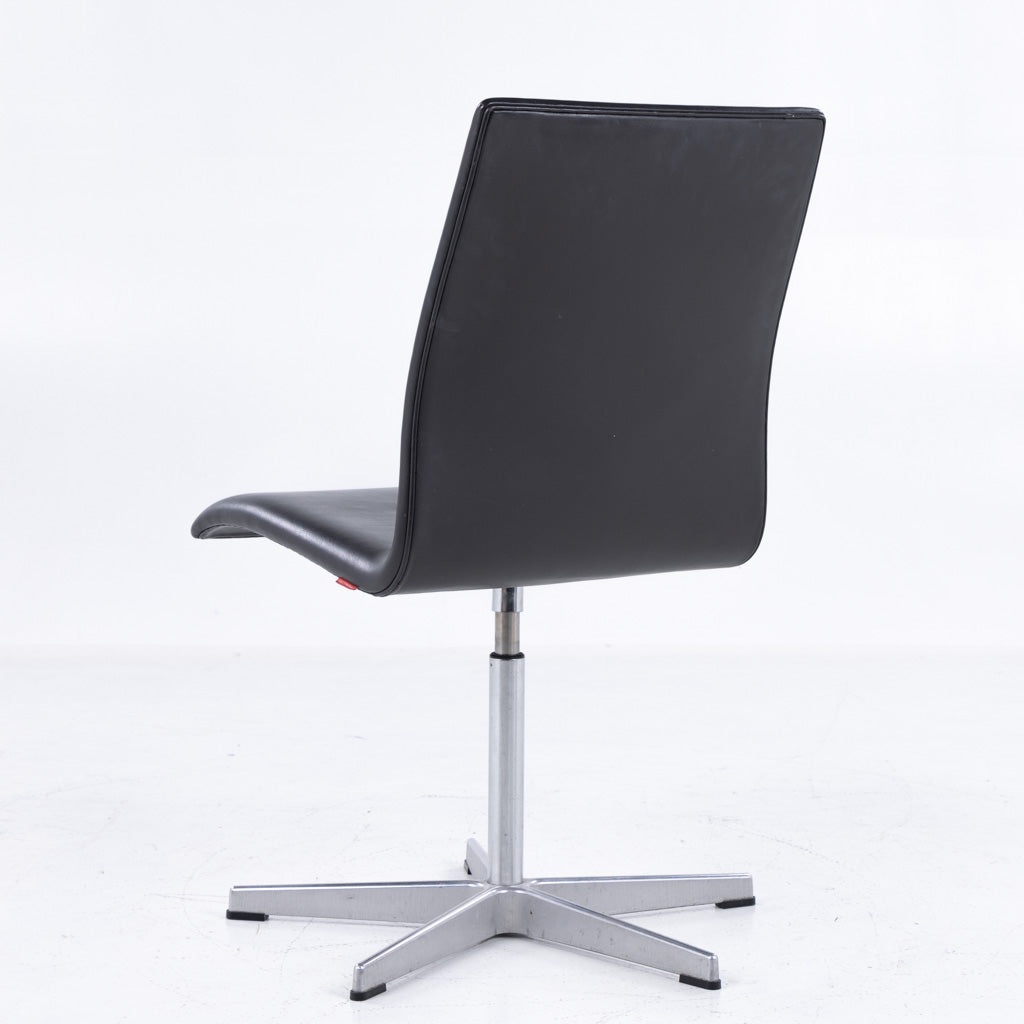 AJ 3171 - 'Oxford' office chair in dark brown leather