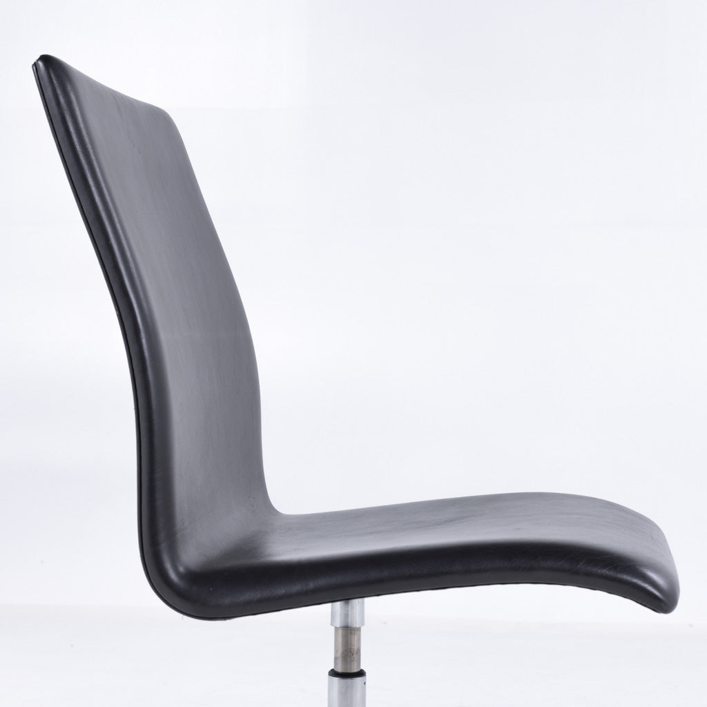AJ 3171 - 'Oxford' office chair in dark brown leather