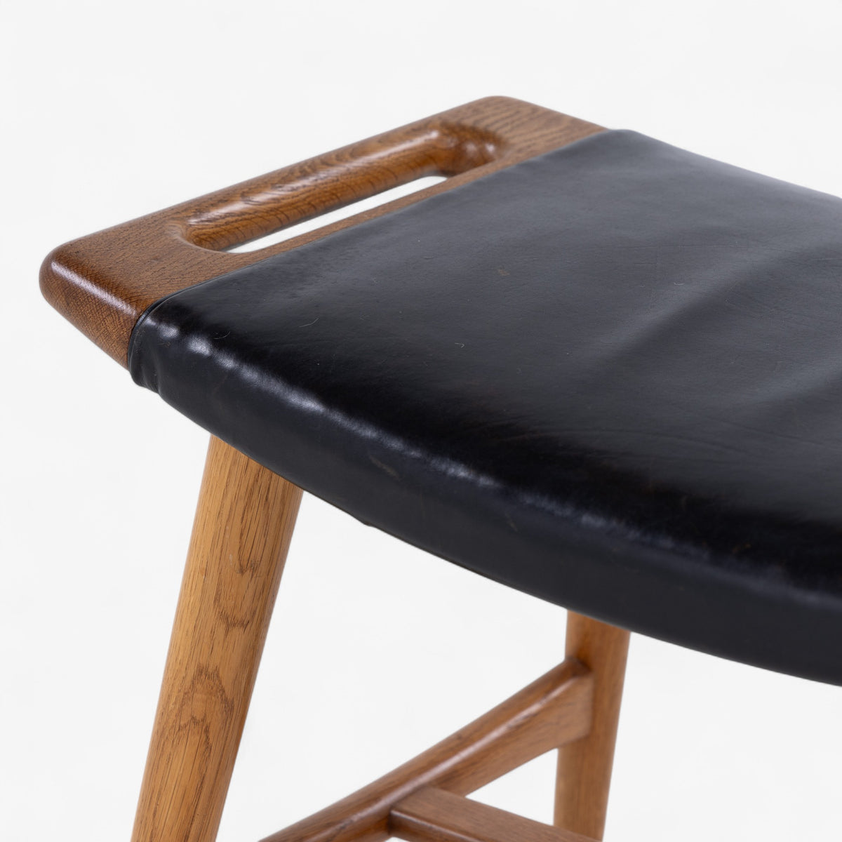 AP 30 - Piano stool in oak