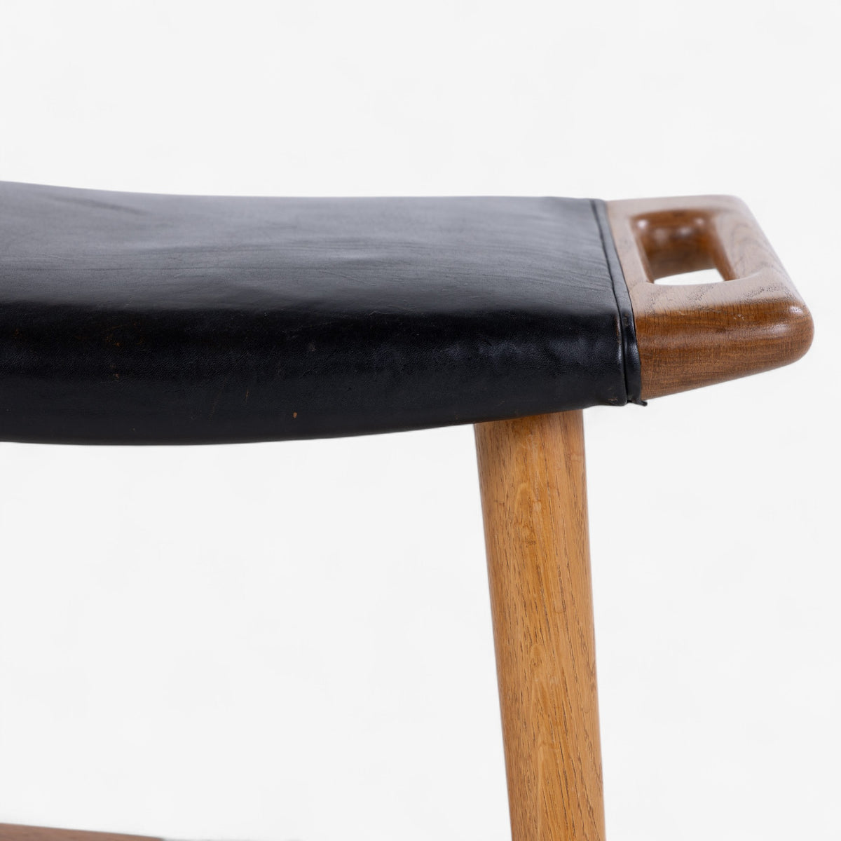 AP 30 - Piano stool in oak