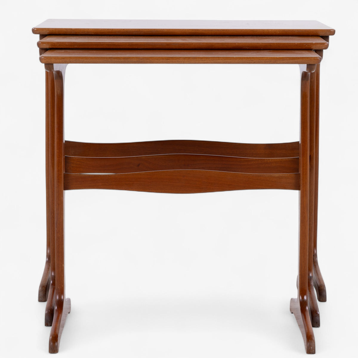 Nesting tables in mahogany
