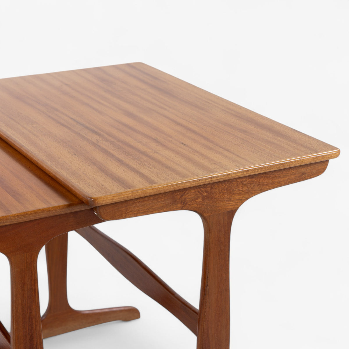 Nesting tables in mahogany