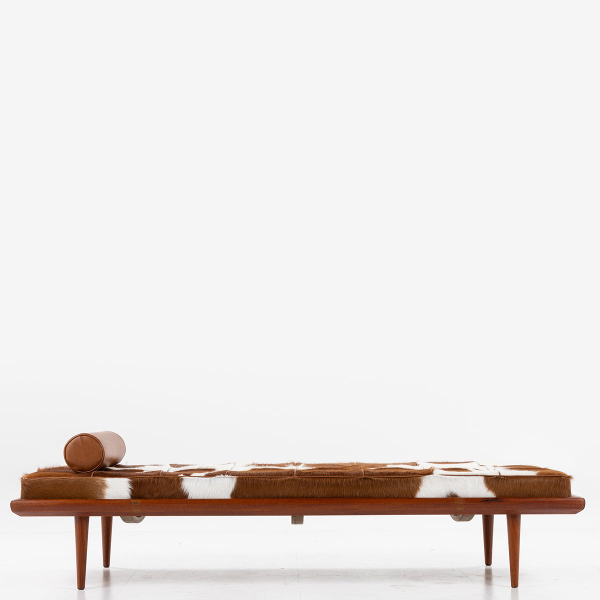 FD 417 - Daybed w. cowhide upholstery