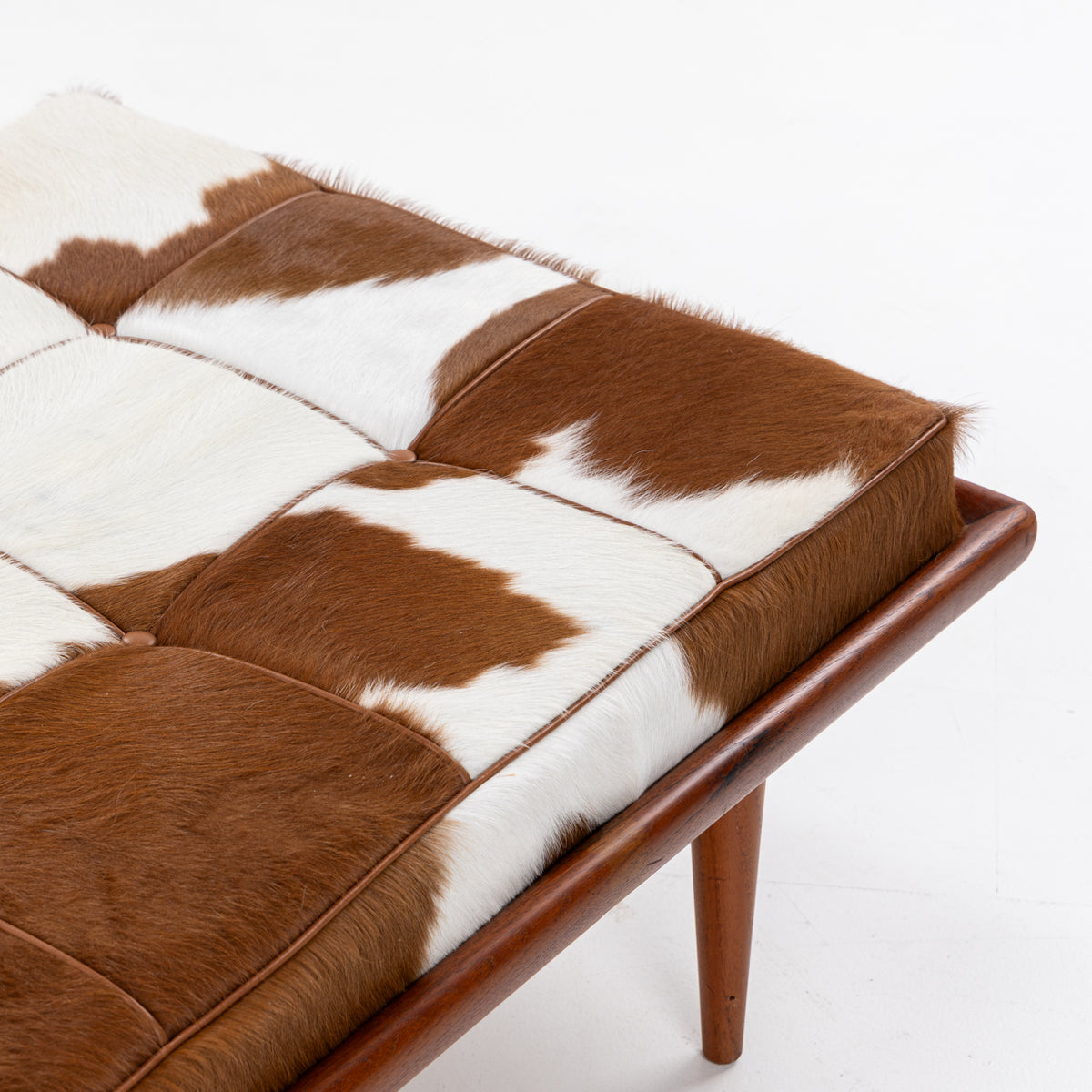 FD 417 - Daybed w. cowhide upholstery