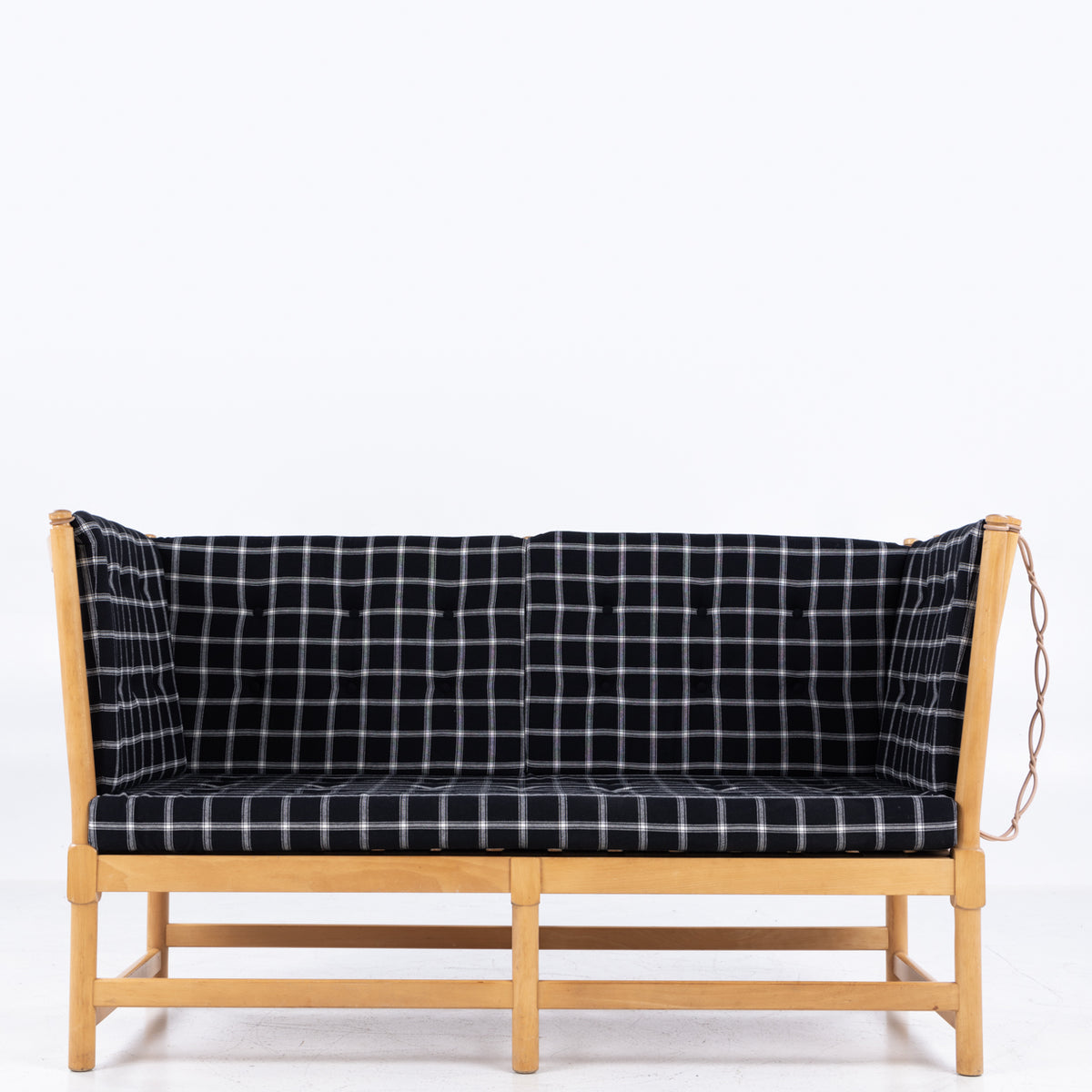BM 1789 - Tremmesofa i nyt tekstil