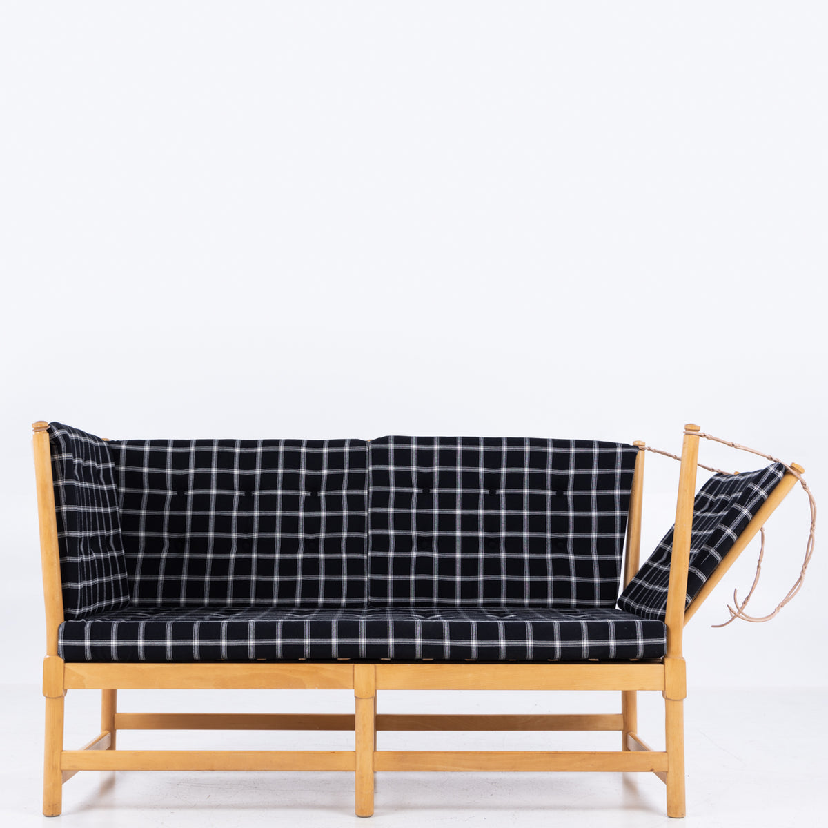 BM 1789 - Tremmesofa i nyt tekstil