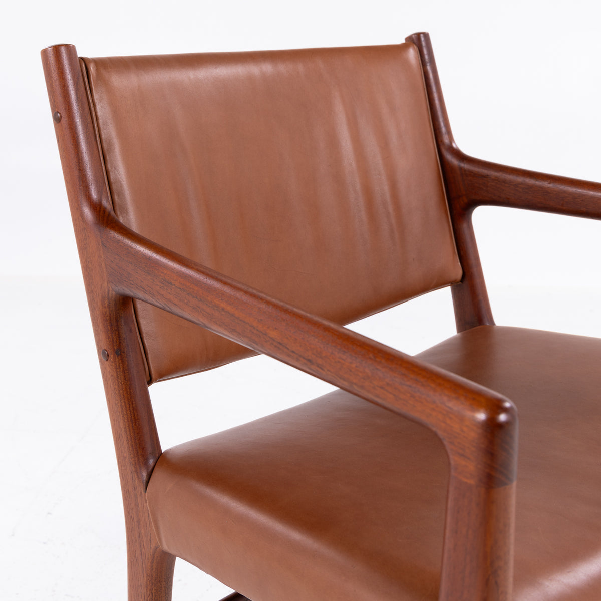 JH 507 - Armstol i teak