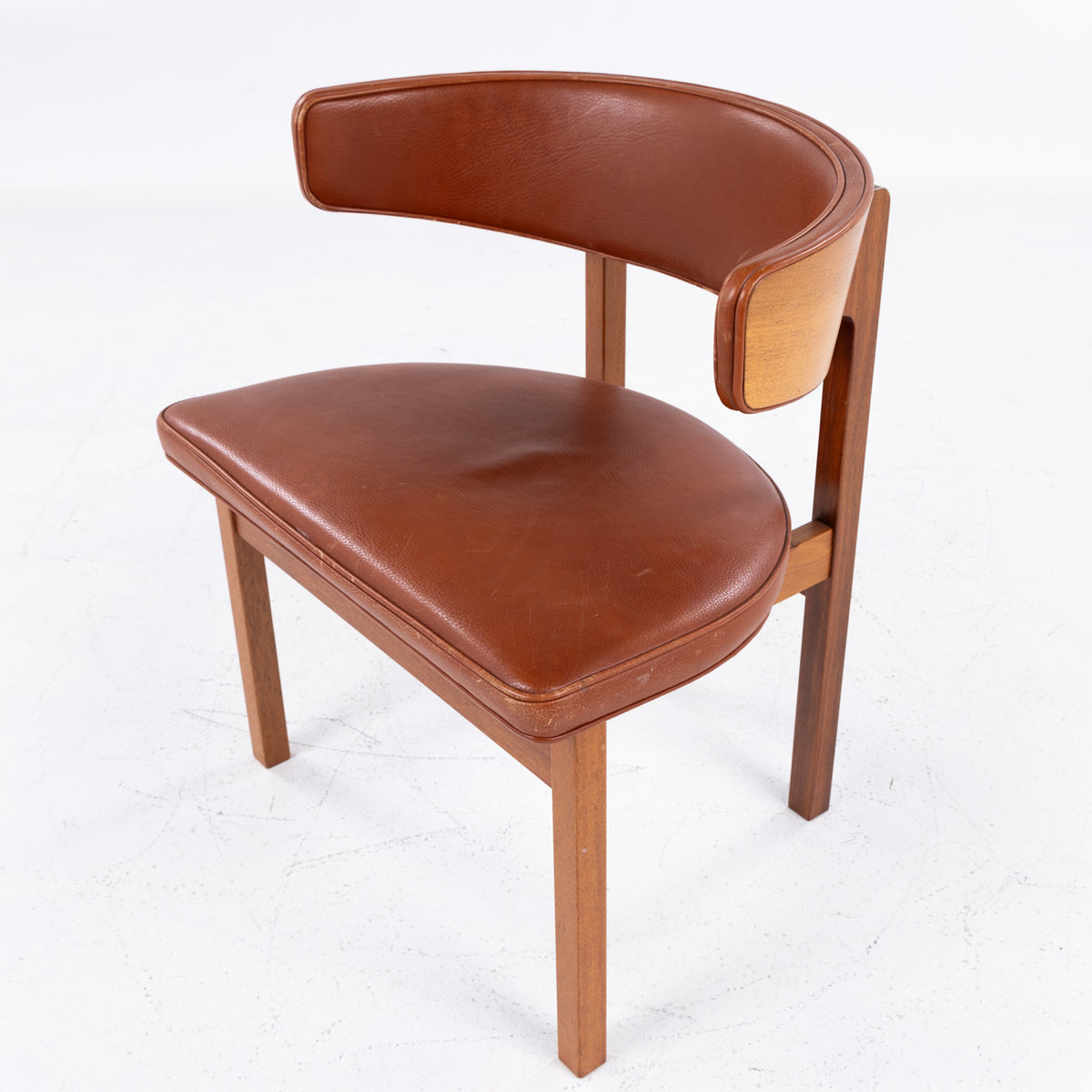 BM 3245 - Armchair in mahogany