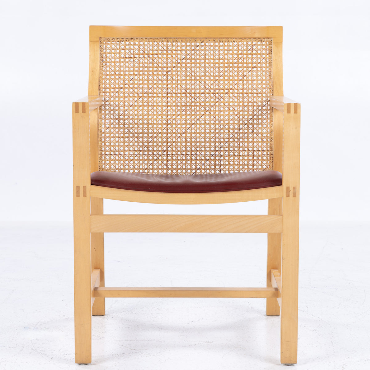7512 - Arm chair in ash