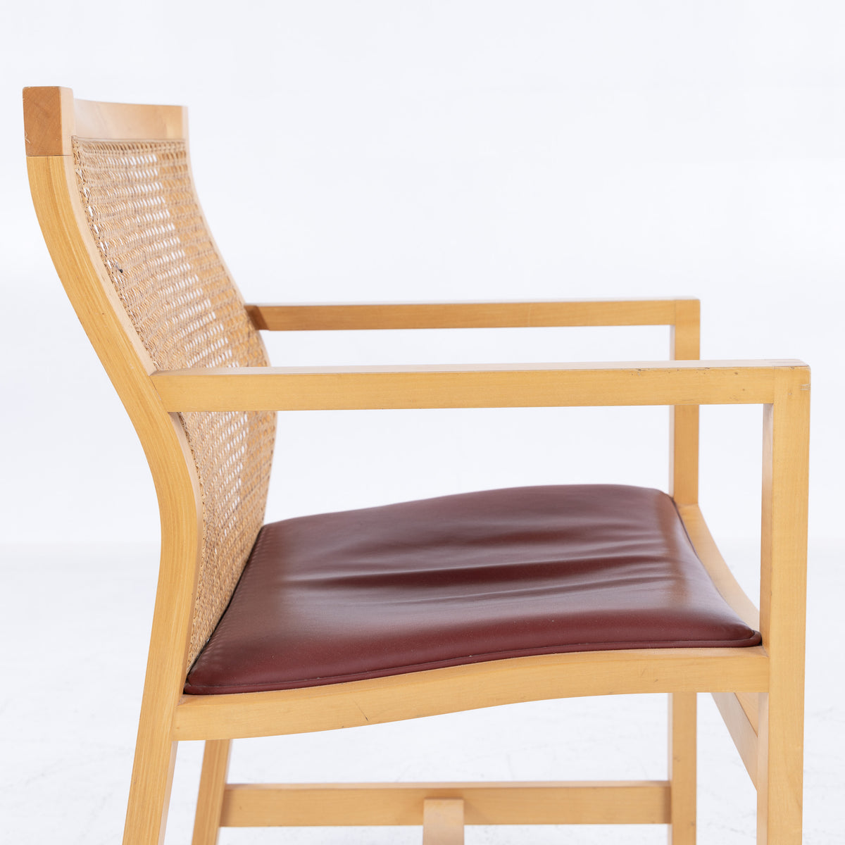 7512 - Arm chair in ash