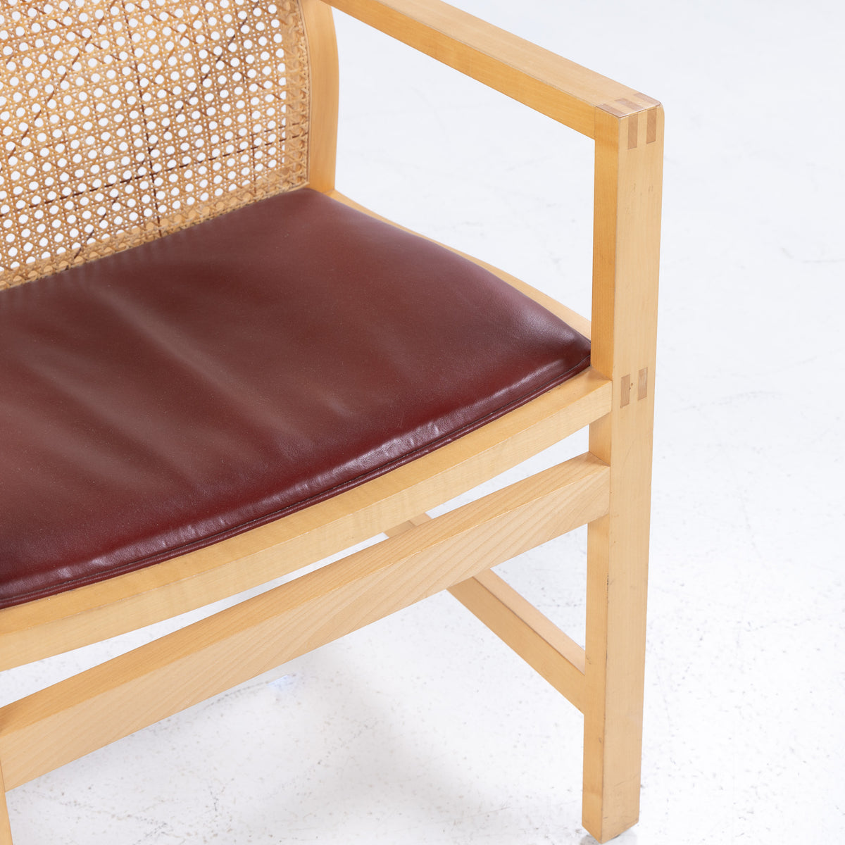 7512 - Arm chair in ash