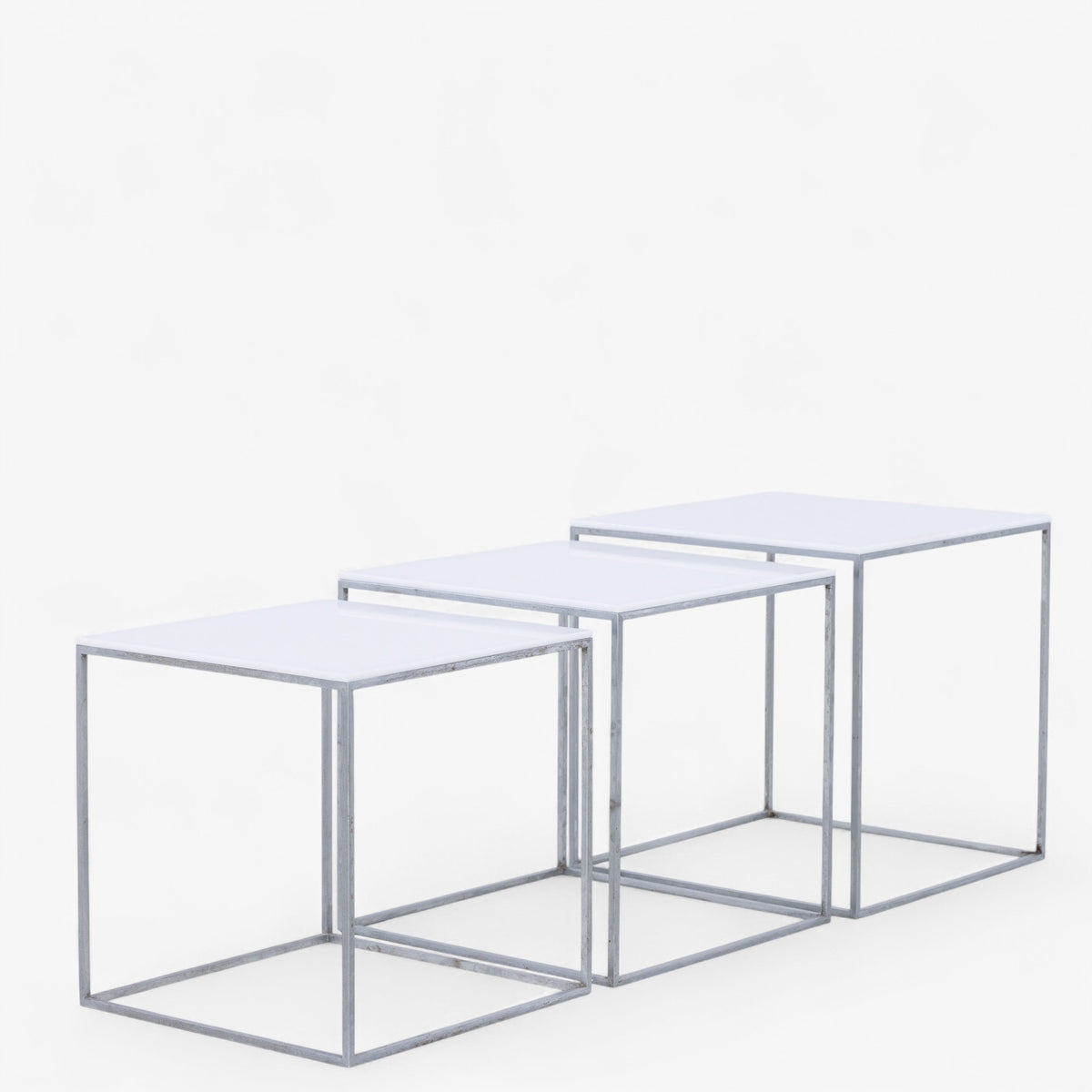 PK 71 - Indskudsborde i hvid formica