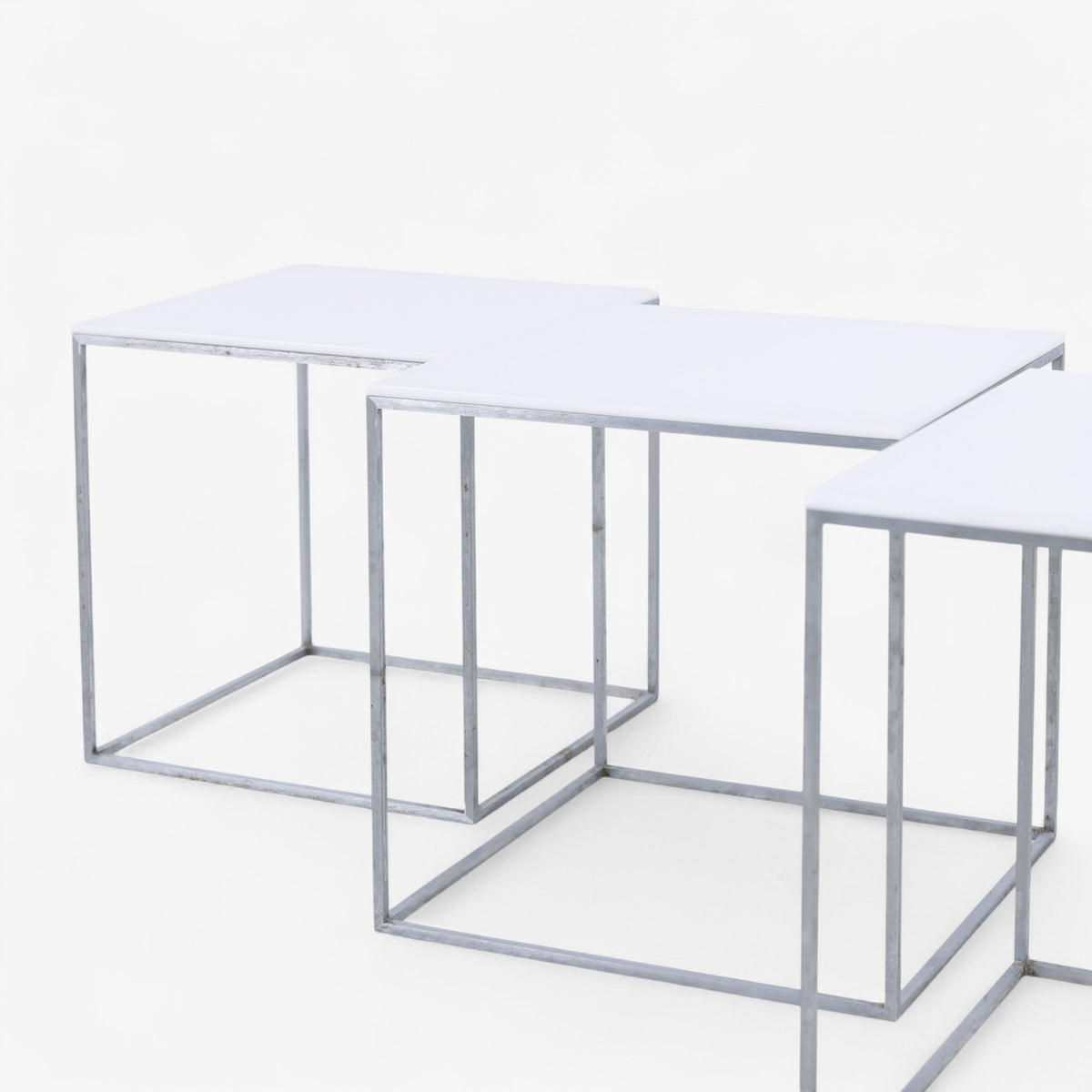 PK 71 - Indskudsborde i hvid formica