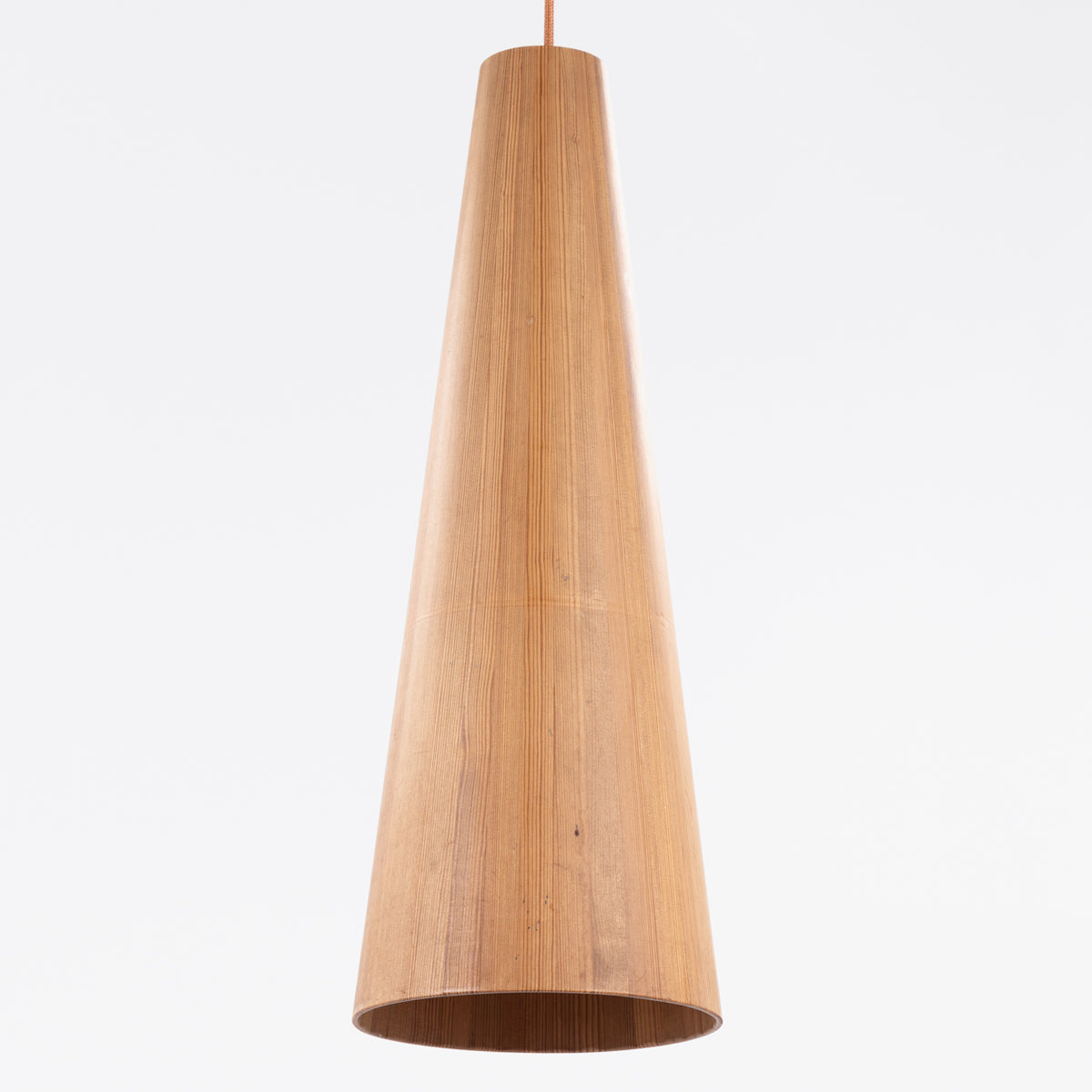 Pendant in pine