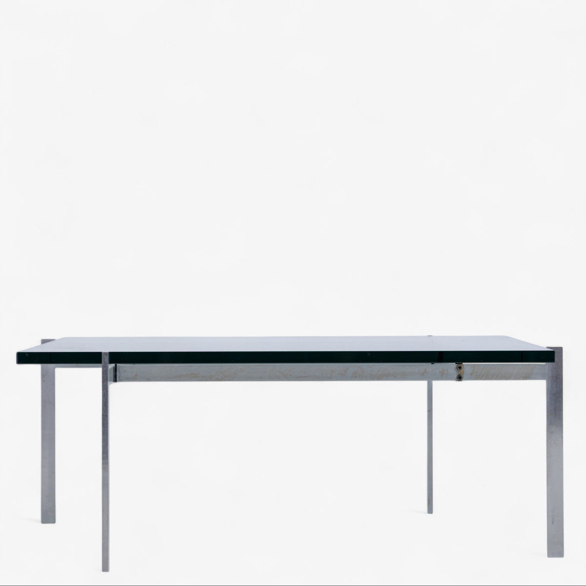 PK 61 - Coffee table w. glass top