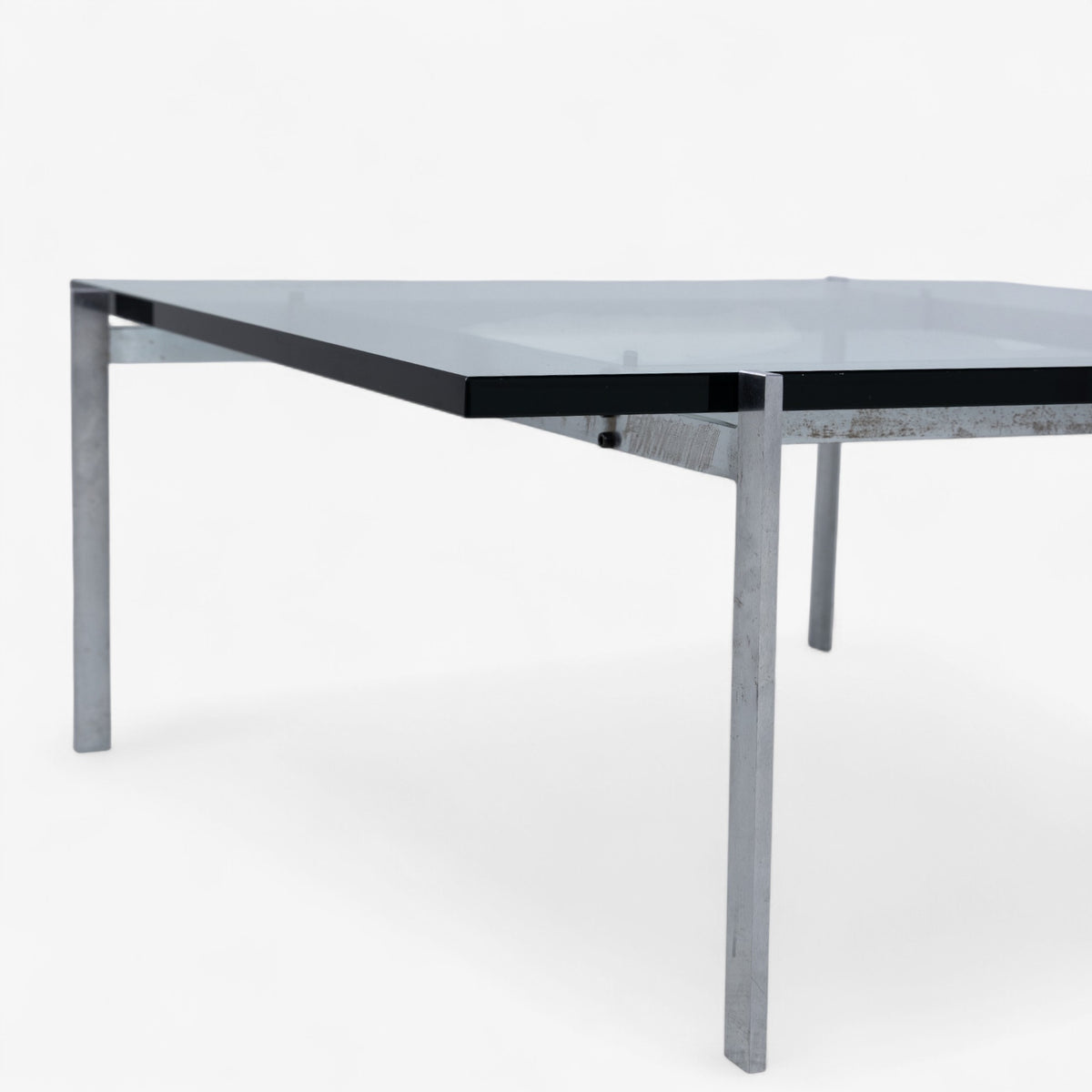 PK 61 - Coffee table w. glass top
