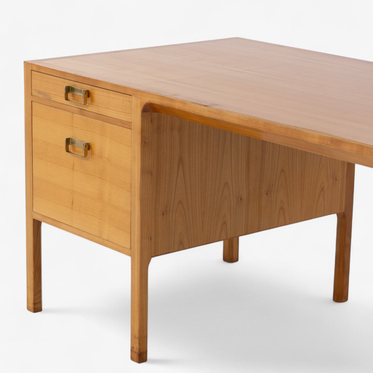 Desk in elm