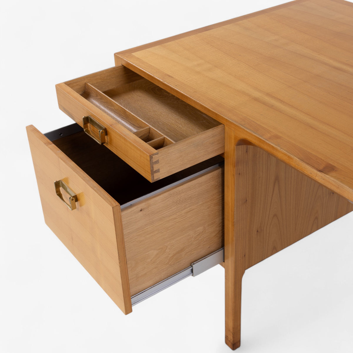 Desk in elm