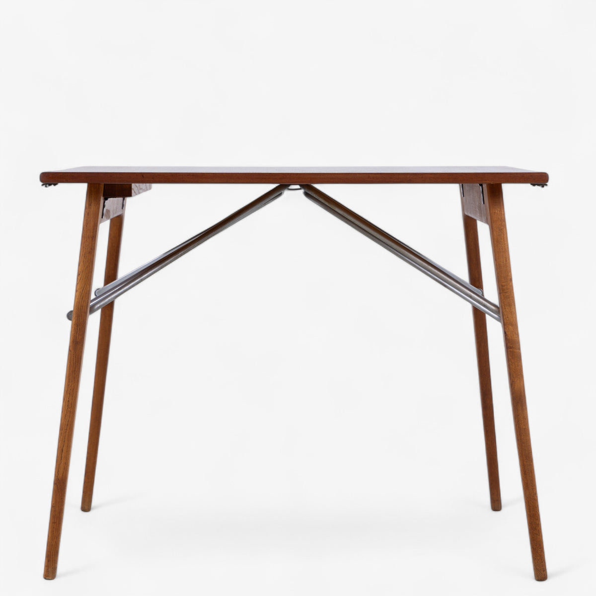 Dining table in teak