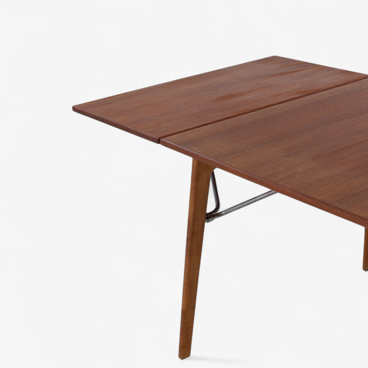 Dining table in teak
