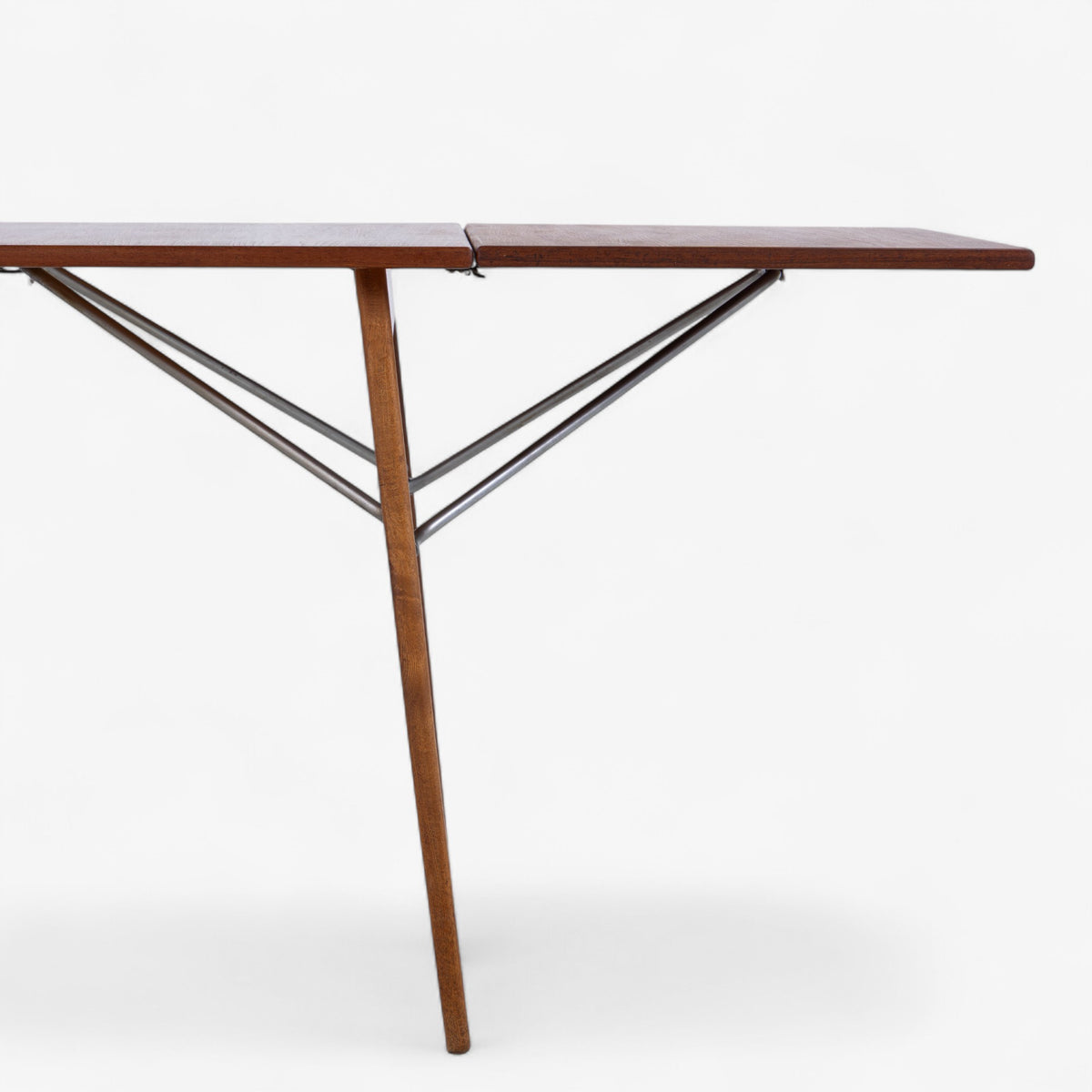 Dining table in teak