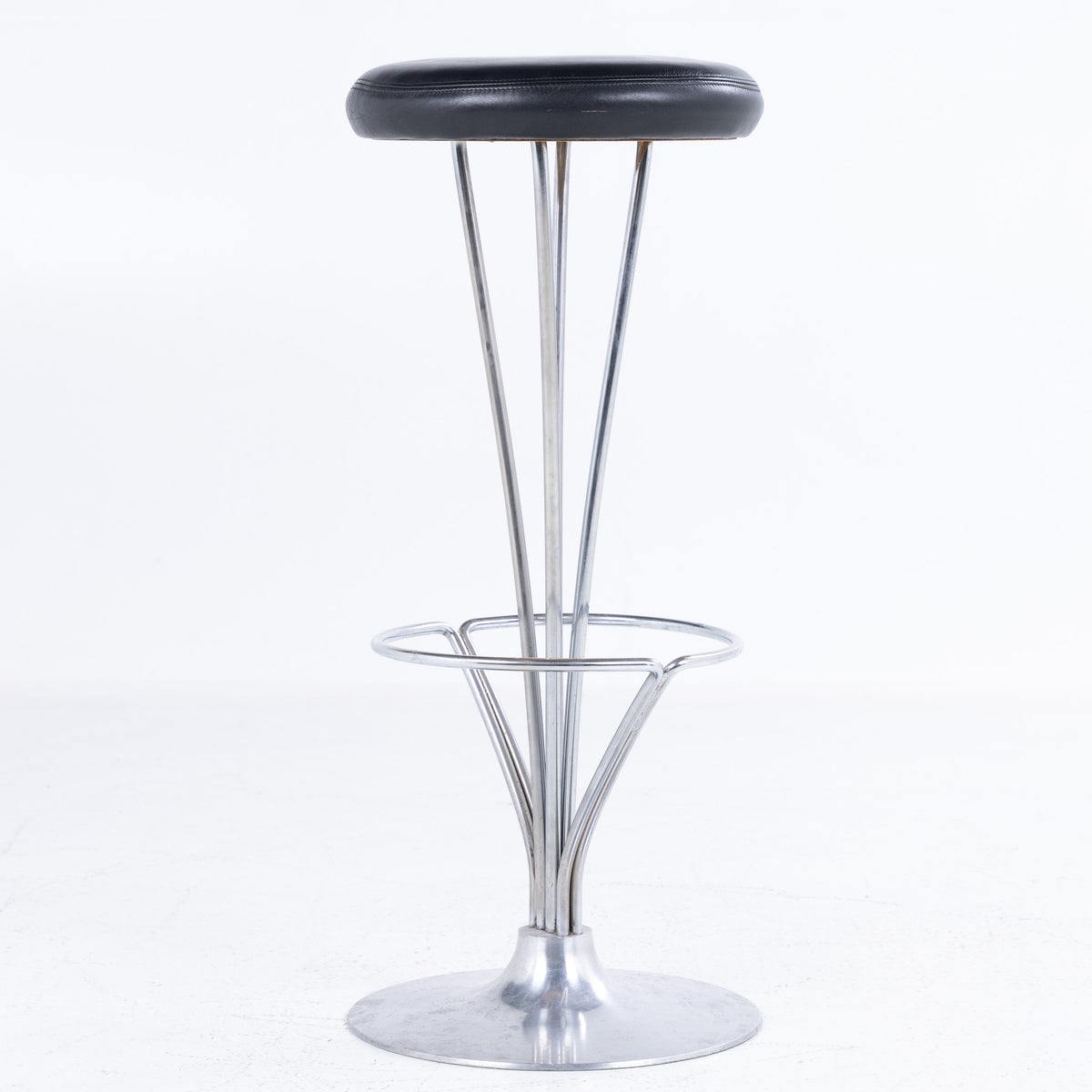 Bar stool in steel