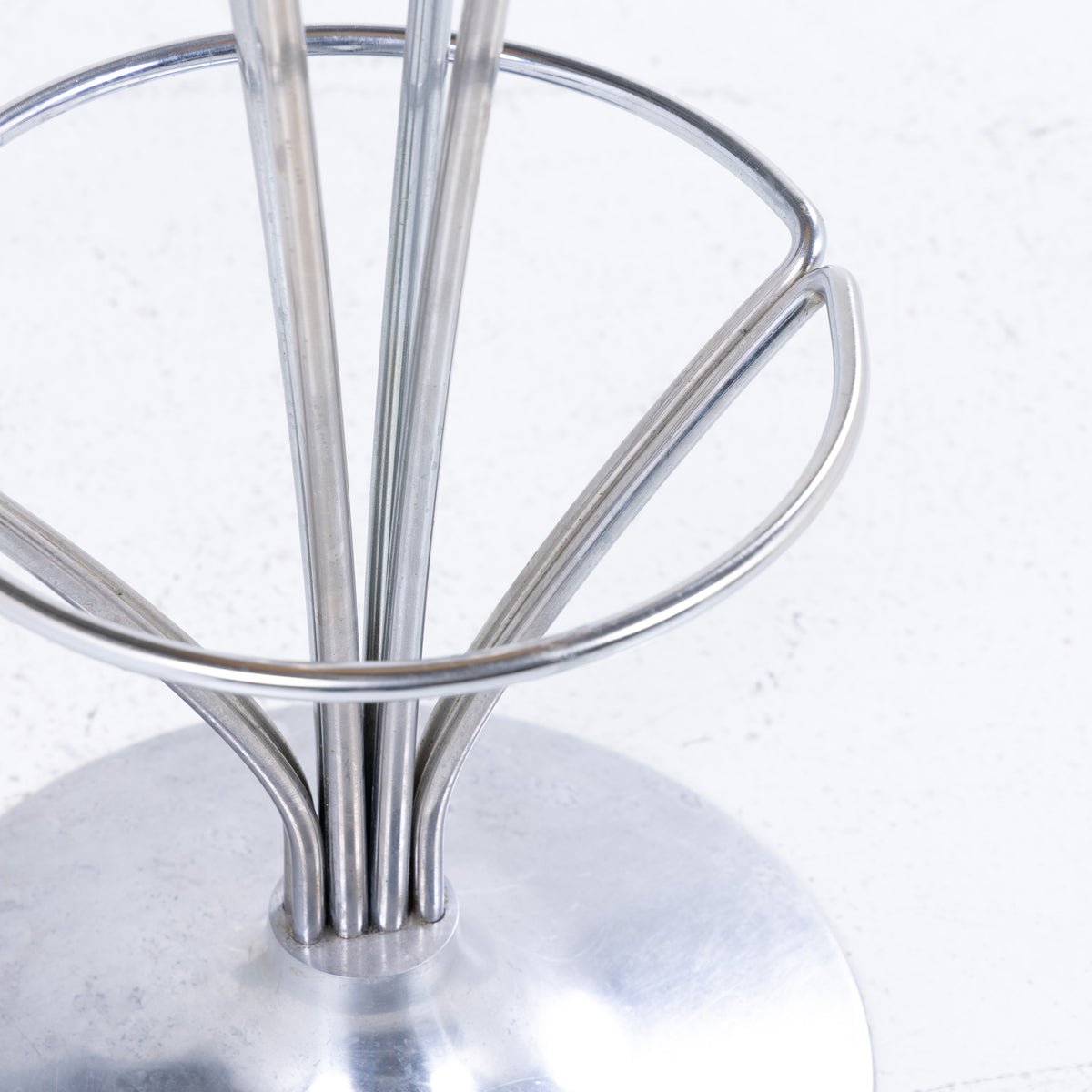 Bar stool in steel