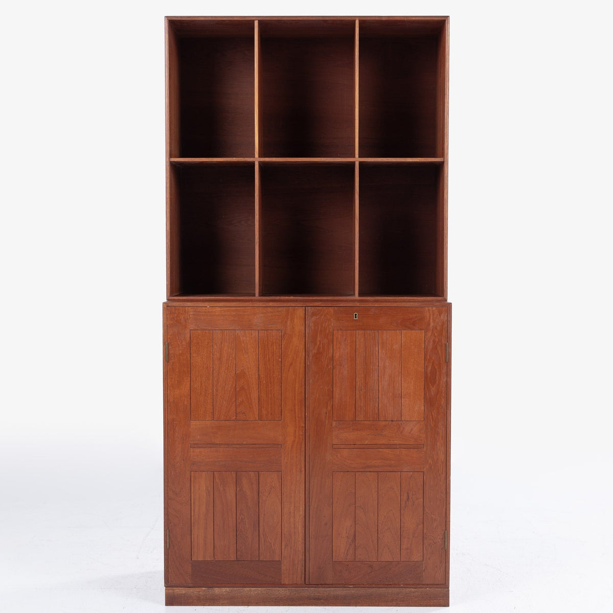 Cabinet & bookcase in teak