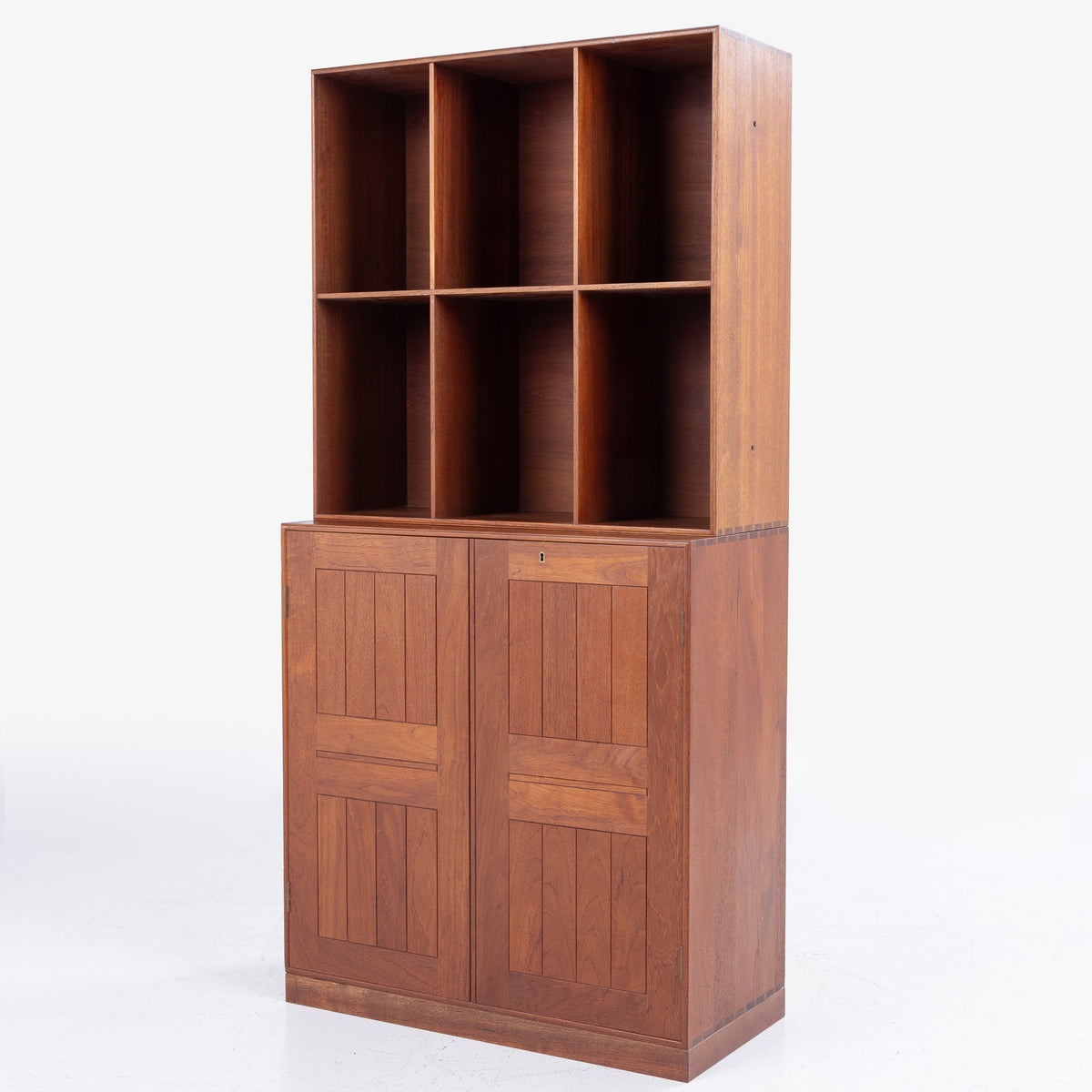 Cabinet & bookcase in teak