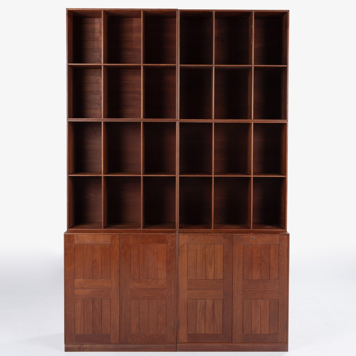 Cabinets & bookcases in teak