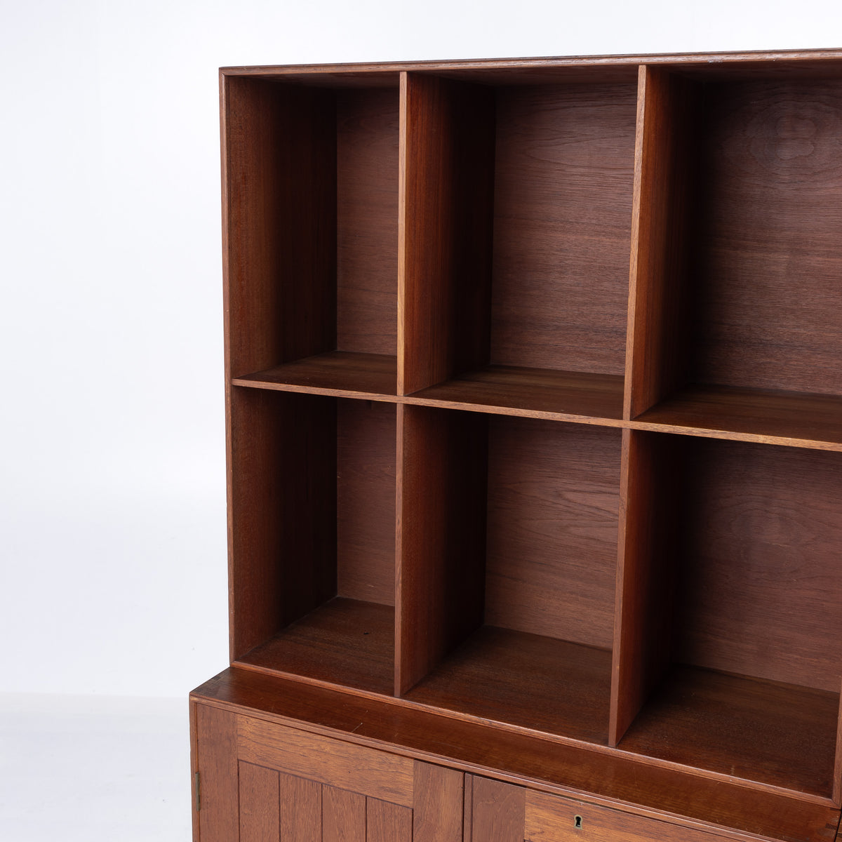 Cabinets & bookcases in teak