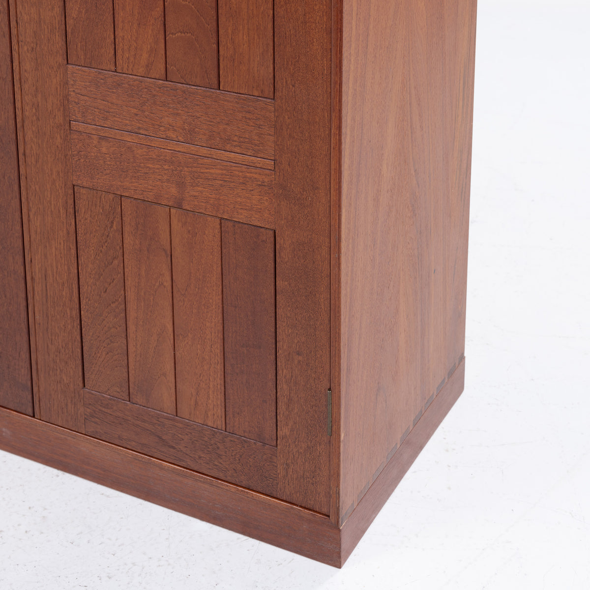 Cabinets & bookcases in teak