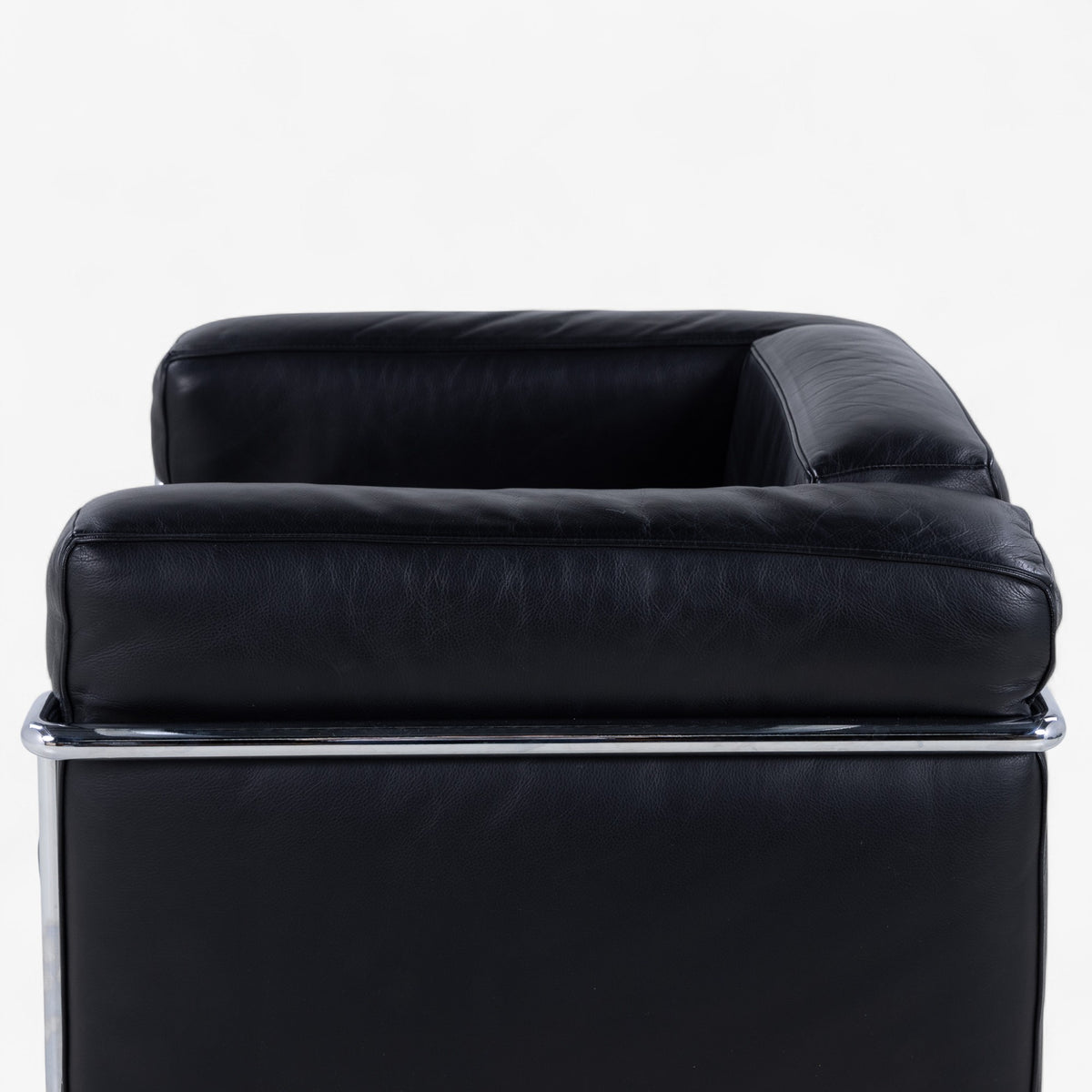 LC 2 - Easy chair in original black leather