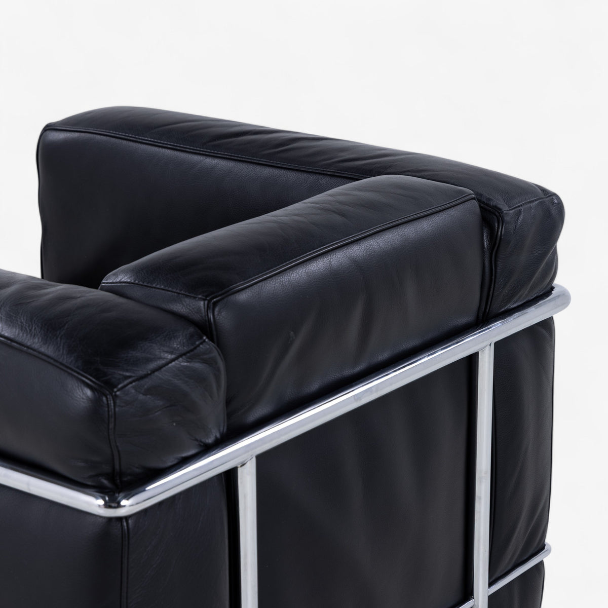 LC 2 - Easy chair in original black leather