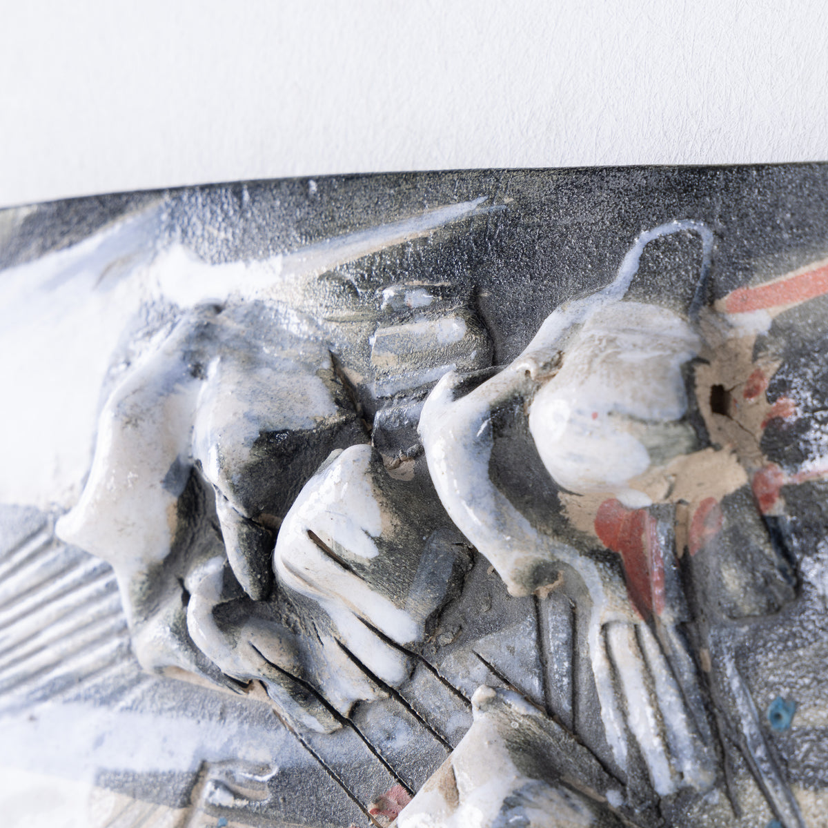 Relief i stentøj