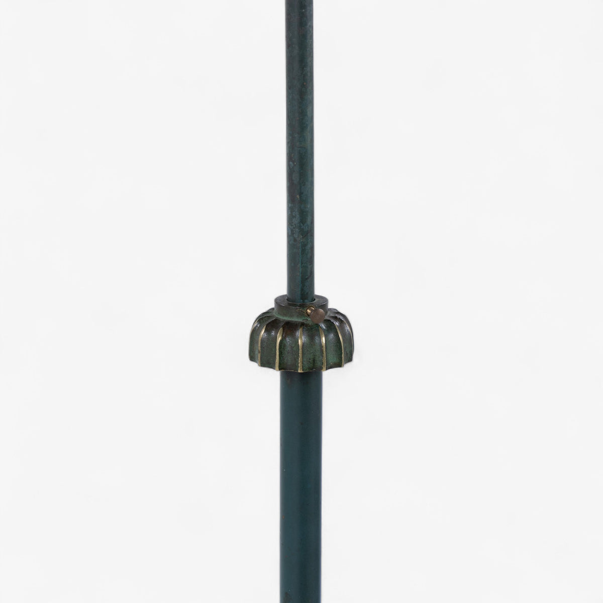 Floor lamp in patinated bronze