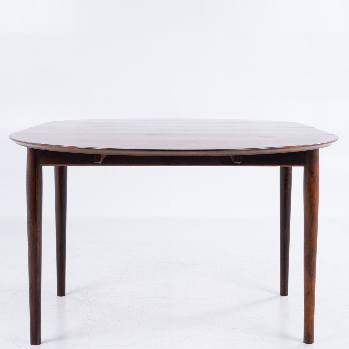 Model 227 - Dining table in rosewood