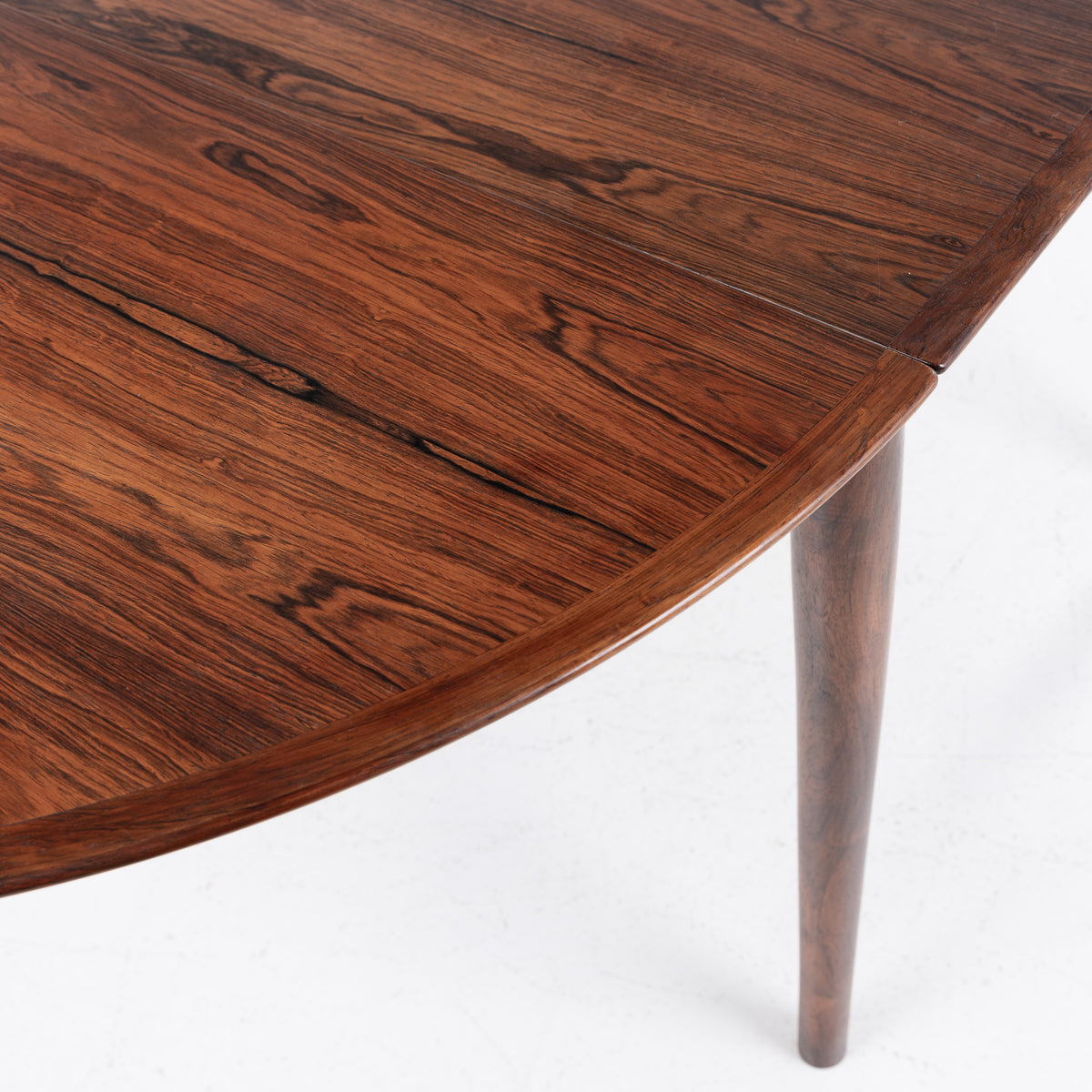 Model 227 - Dining table in rosewood