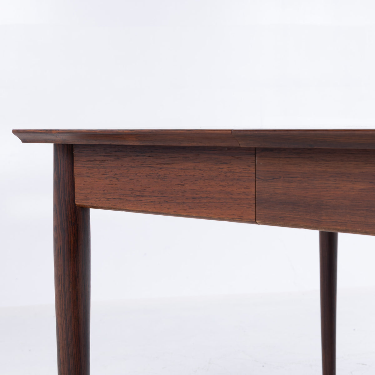 Model 227 - Dining table in rosewood