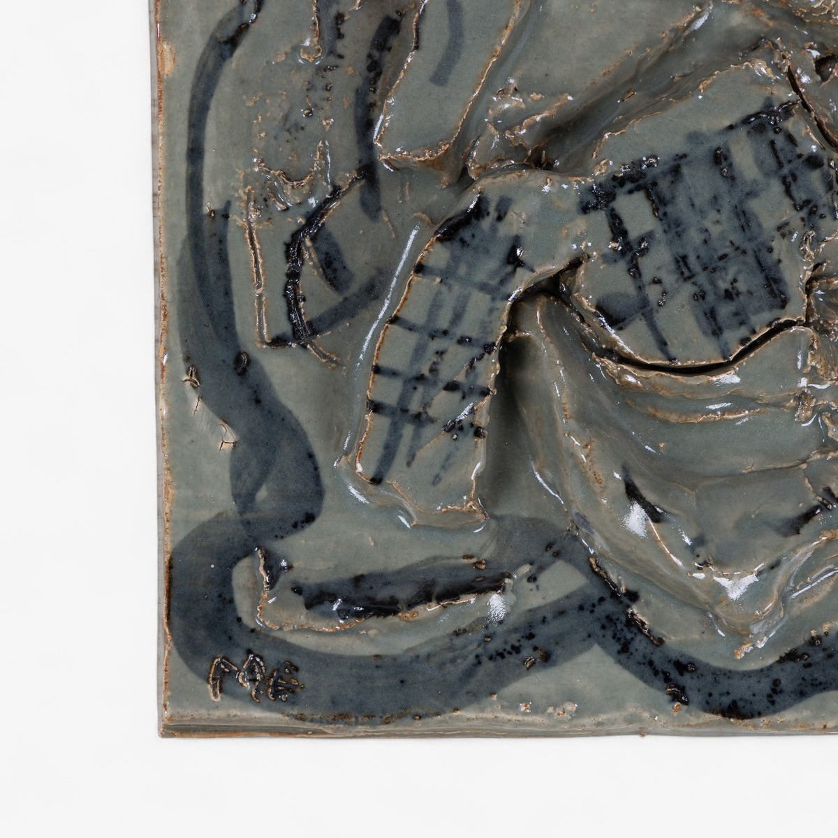 Relief i stentøj