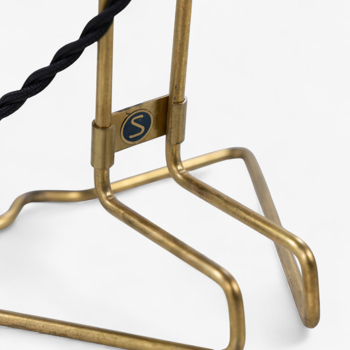 Table lamp in metal
