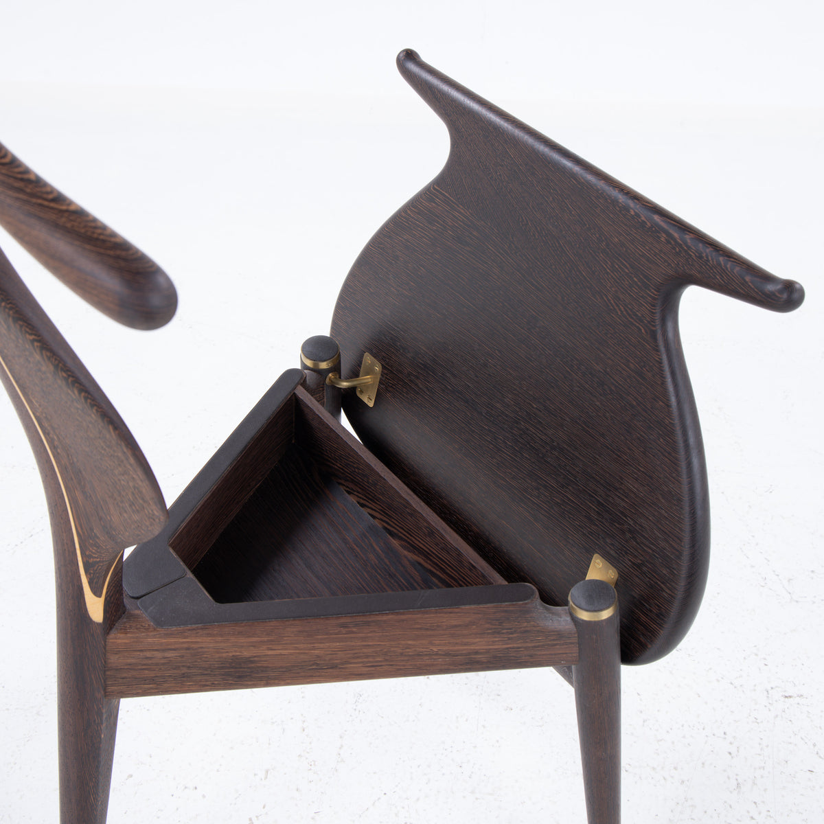 PP 250 - The Valet Chair in wengé