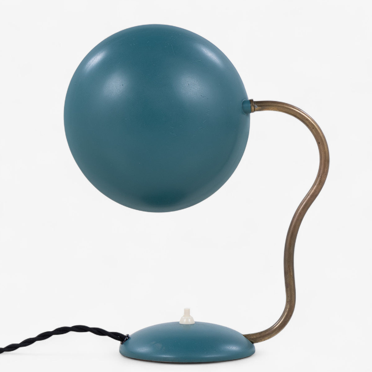 Bordlampe i grønlakeret metal