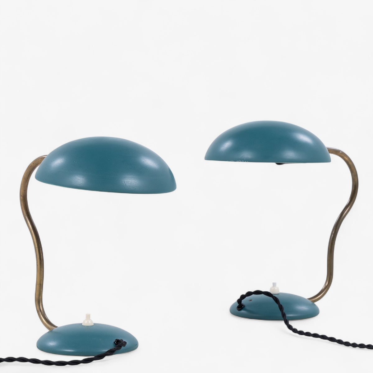 Table lamp in green lacquered metal