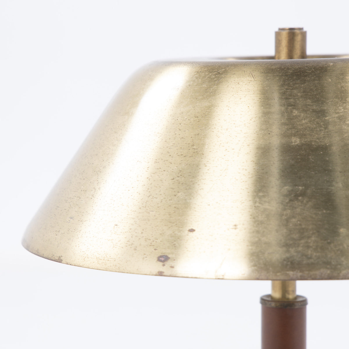 Table lamp in brass