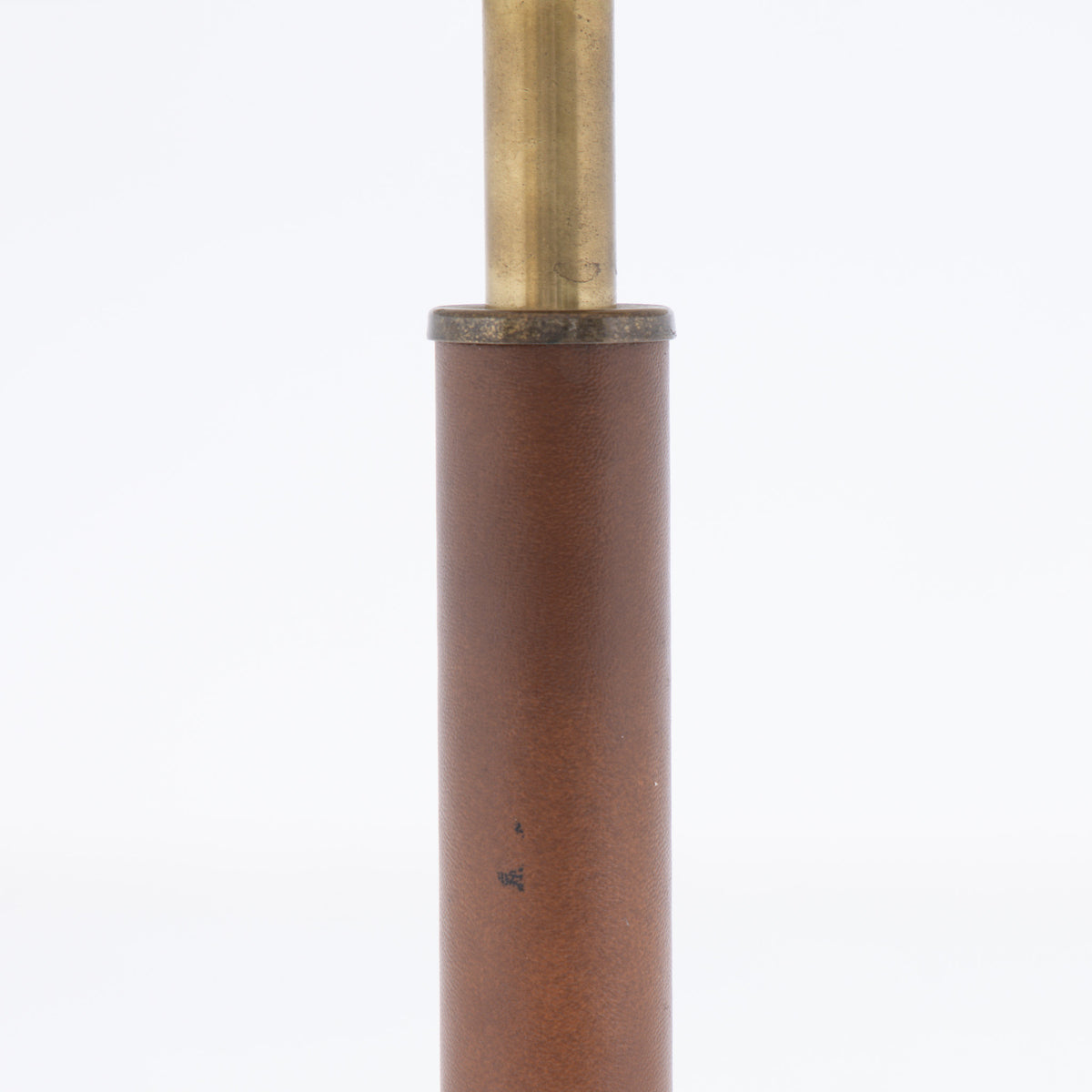 Table lamp in brass