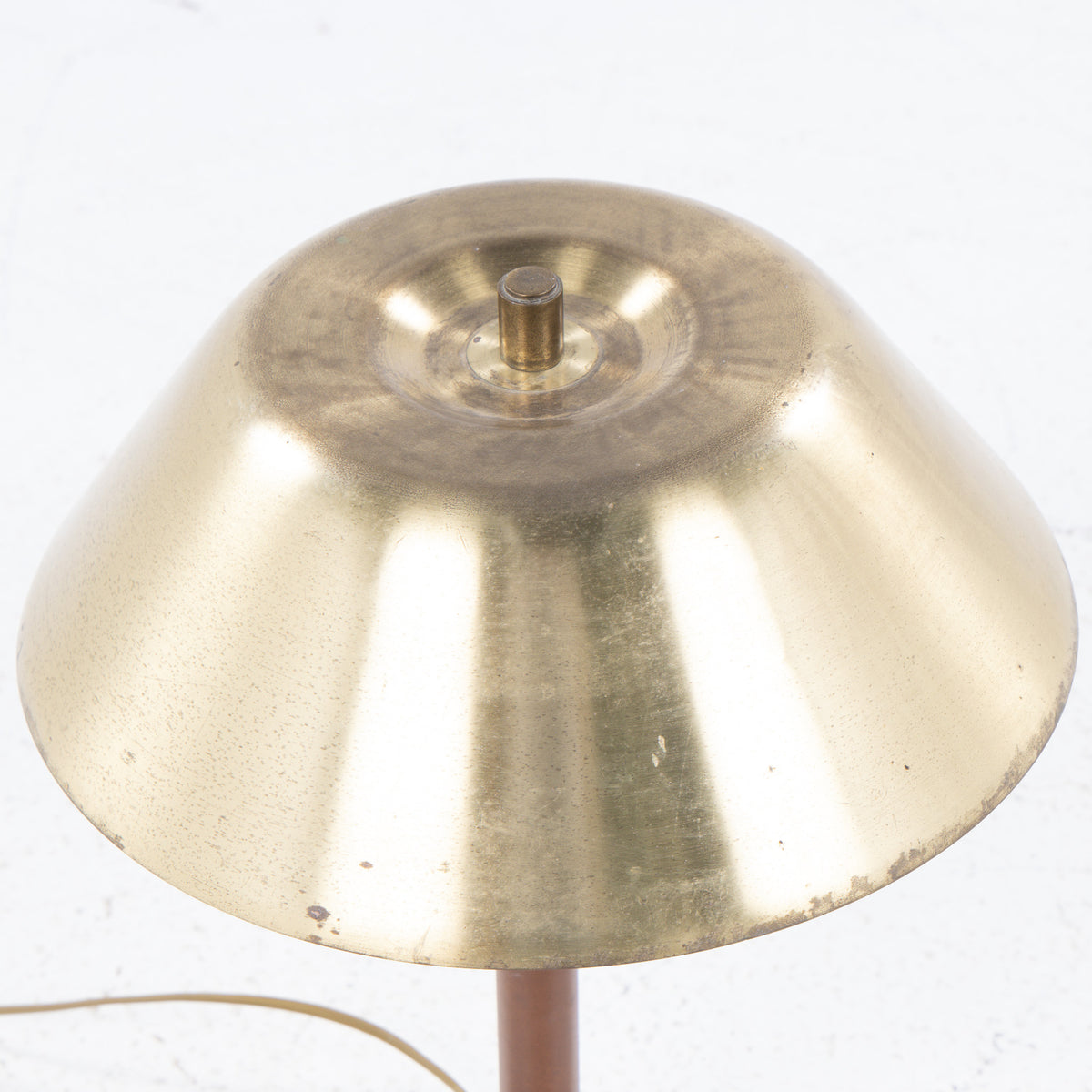 Table lamp in brass