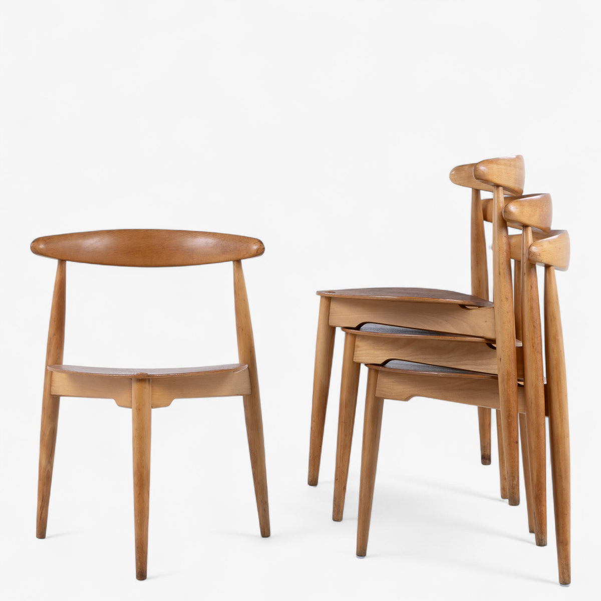 FH 4130 - Set of 4 'Heart Chairs' in beech